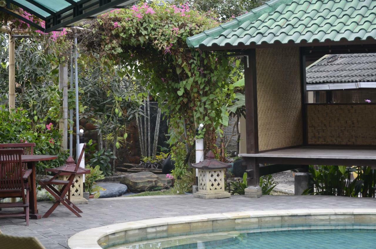 Villa Yukie Senggigi Montongbuwoh Exterior photo